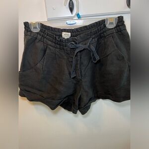 Aritzia Wilfred Shorts.  💥2/15$💥